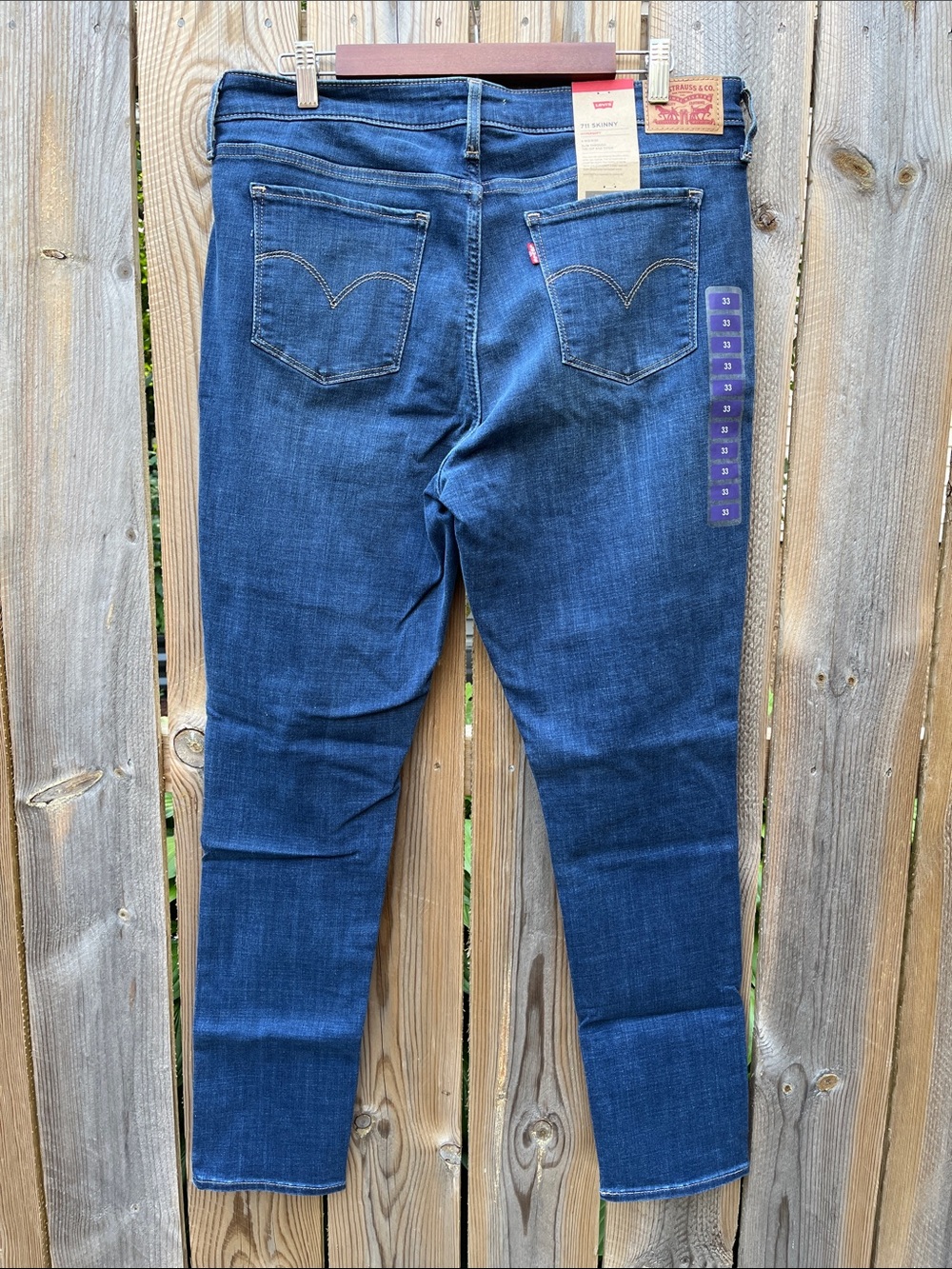 Levi's 711 Shaping Skinny Jeans in Medium Wash Size W33 L30 NWT - Picture 2 of 4